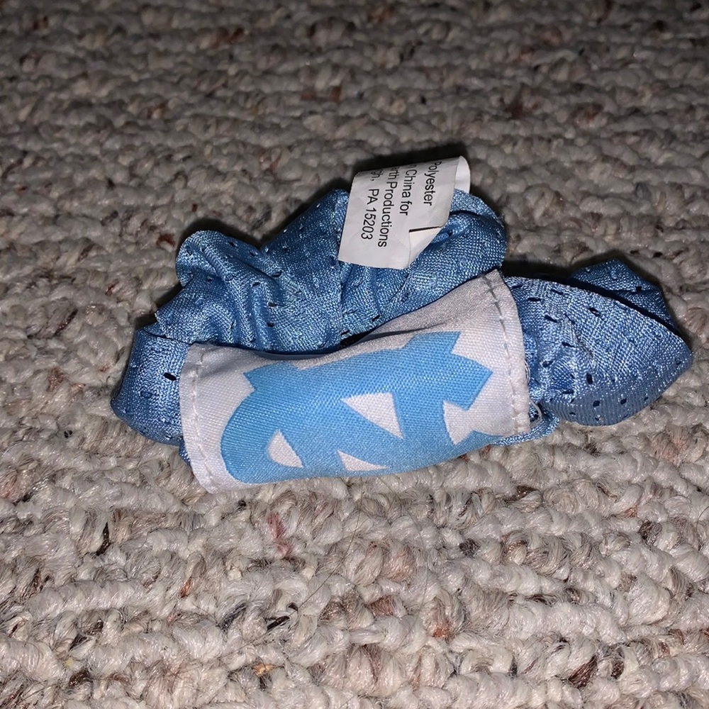 UNC scrunchie.
